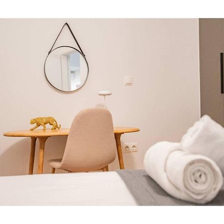O&O Group - Eclectic Chic Thissio Apartment Афины Экстерьер фото