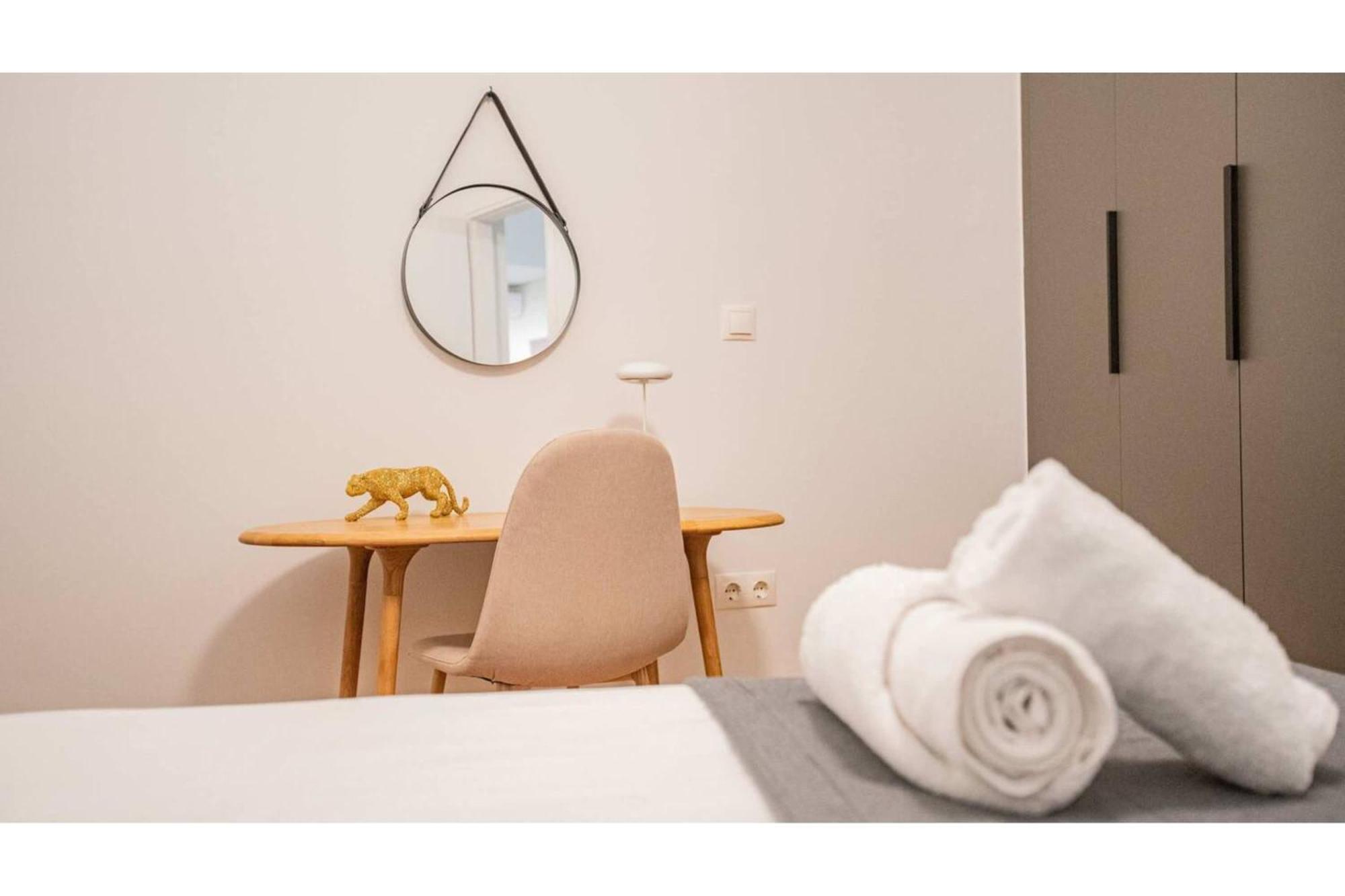 O&O Group - Eclectic Chic Thissio Apartment Афины Экстерьер фото
