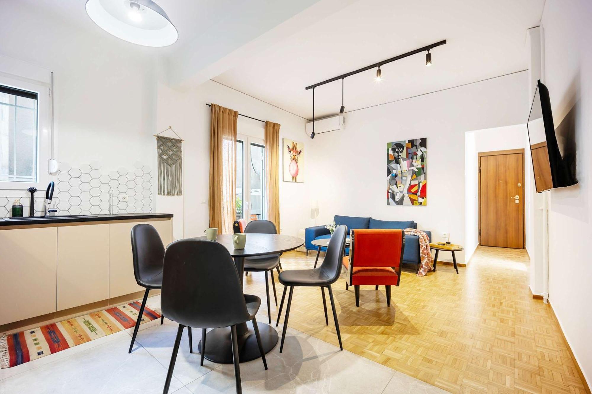 O&O Group - Eclectic Chic Thissio Apartment Афины Экстерьер фото